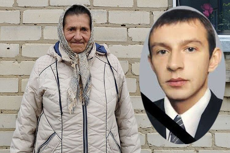 Мама загиблого героя  Cергія Феоктистова принесла продукти для захисників України