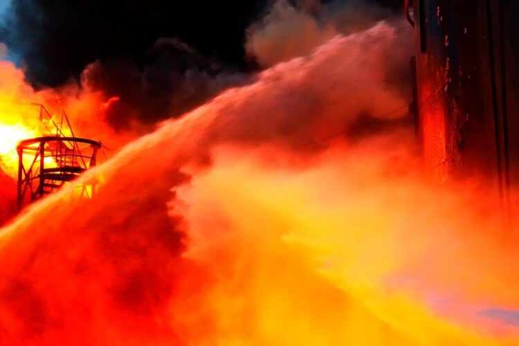Рятувальники показали, як працювали у Львові після ракетного удару (Відео)