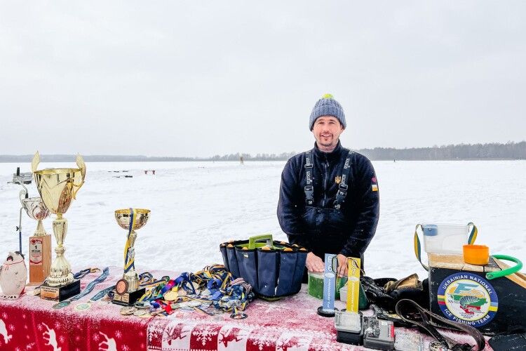 На Волині чемпіон світу поділився секретами зимової риболовлі