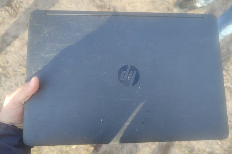 Згуба, яку не сподівалися знайти: на Волині офіцер громади врятував девайс місцевого жителя