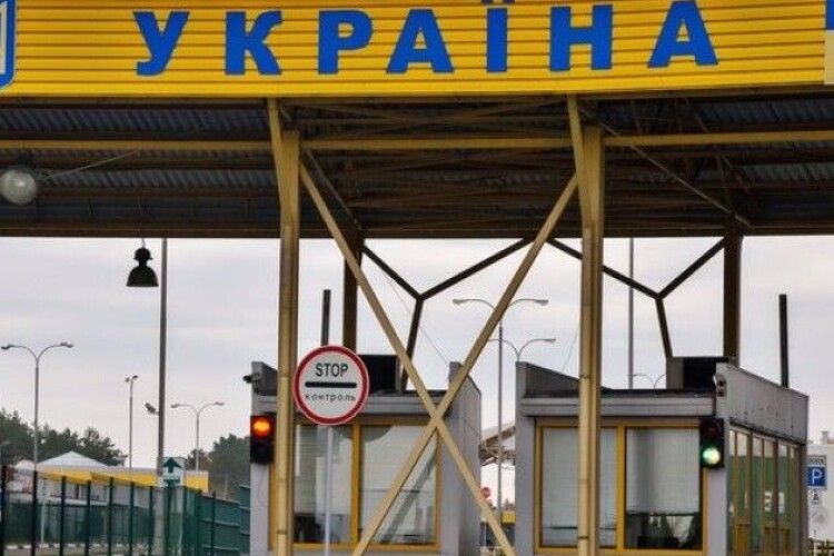 Житель Волині спробував ввезти в Україну позашляховик, прикриваючись «гуманітаркою»