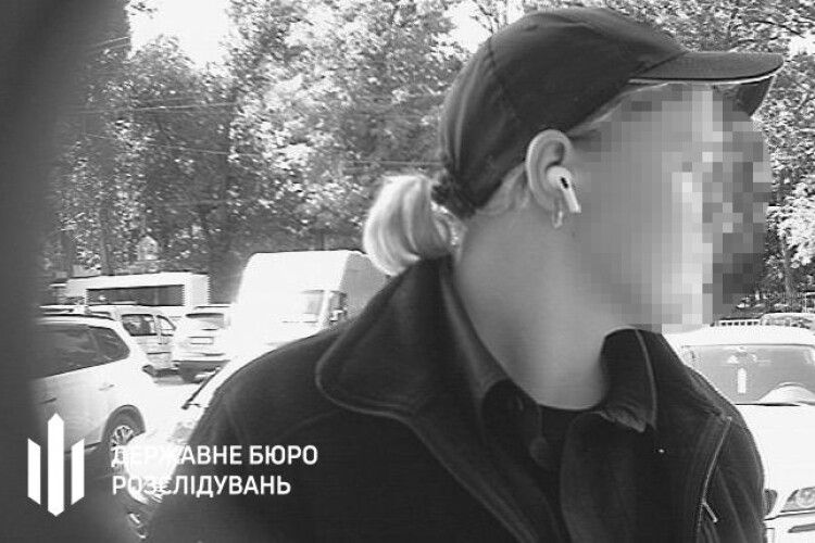 Курсантка одного з правоохоронних вишів Дніпра видурила понад 800 тис. гривень на сайті знайомств