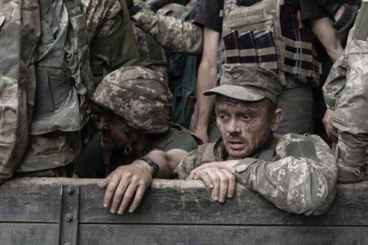 Чорні від втоми й бруду: показали українських військових, які тримали Сіверськодонецьк