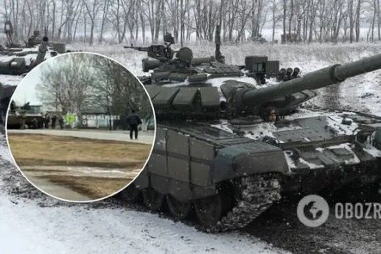 Русскій танк іді на х*уй: Беззбройний дідусь зупинив танк (Відео)