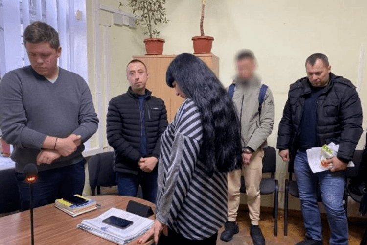 Юнаку з Рівненщини, який молотком забив свою дівчину, загрожує 15 років ув'язнення
