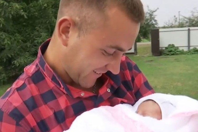 Молодий фельдшер-волинянин прийняв пологи у кареті швидкої і став хрещеним батьком
