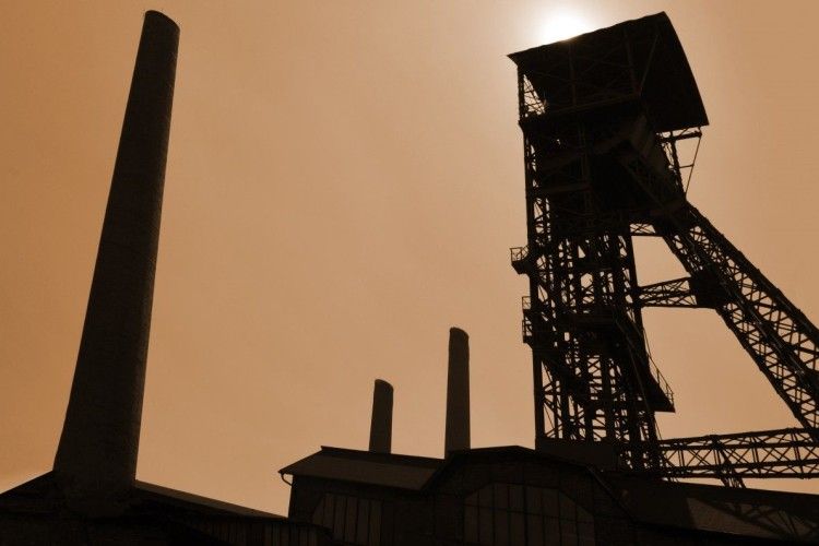 Польська фірма потрапила під санкції США, через імпорт вугілля з Донбасу