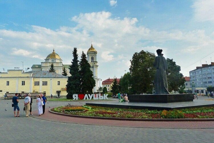 У Луцьку встановлять фотостенд із світлинами зниклих безвісти воїнів