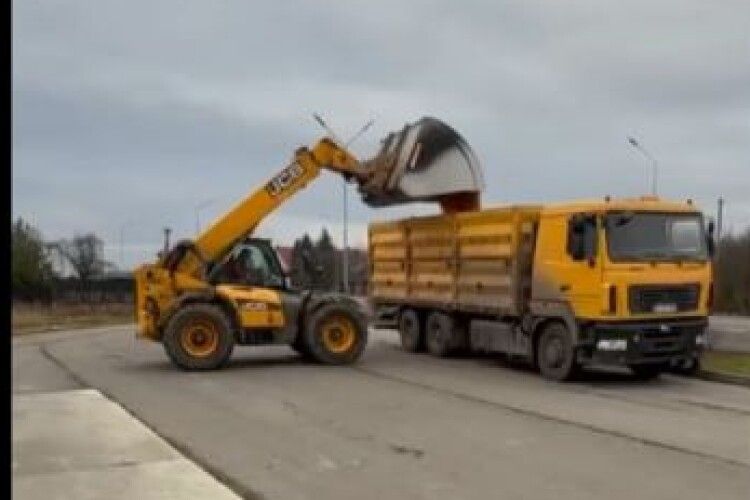 Перевізник на Волині «заробив» подвійний штраф за зайві тонни