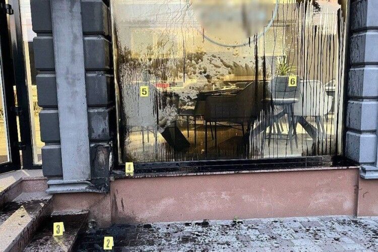 До 10 років ув’язнення загрожує братам з Волині, які підпалили магазин у Рівному