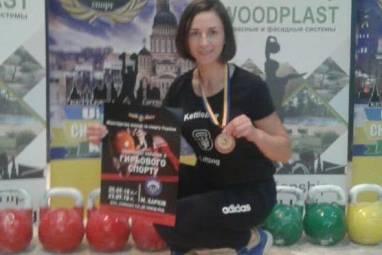 Рівненська патрульна виборола «бронзу» на Чемпіонаті України з гирьового спорту 