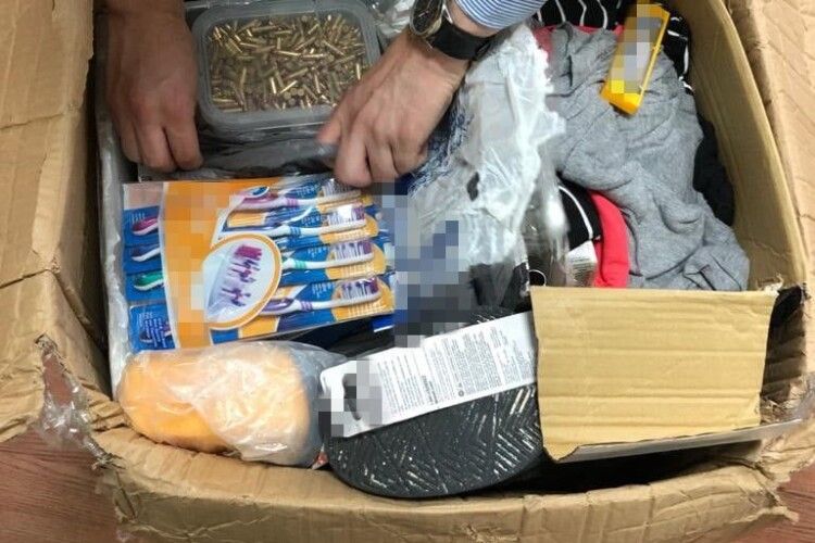 В Україну з Америки нелегально переправляли набої до вогнепальної зброї