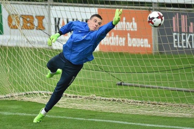 «Ліверпуль» замінить Лоріса Каріуса на голкіпера «Зорі» Андрія Луніна?