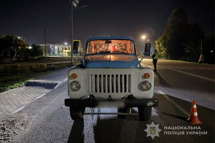 На Волині за вечір сталися дві ДТП: через нетверезих водіїв постраждали мотоцикліст та пішохід
