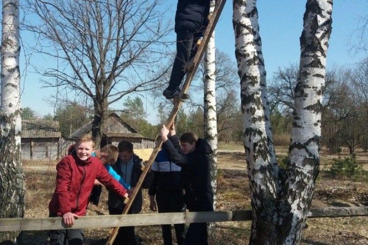 У шкільних лісництвах Маневиччини діти зробили 30 шпаківень