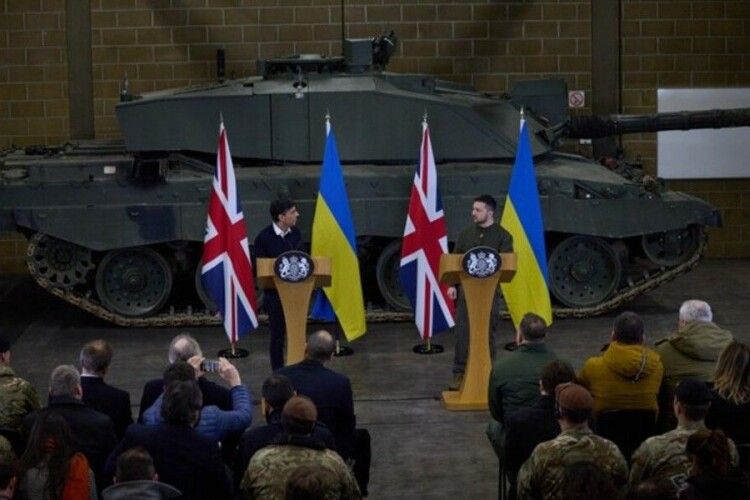 Україна отримає від Британії ракети до ППО та сотні ударних БПЛА з радіусом дії в понад 200 кілометрів — Reuters