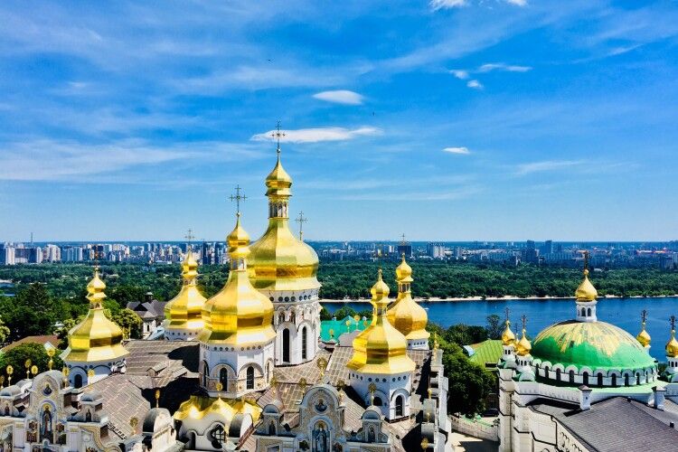 У Росії з нових шкільних підручників з історії повидаляли згадки про Київ 