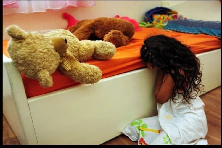 Суд залишив у Луцькому СІЗО підозрюваного у зґвалтуванні рідних доньок