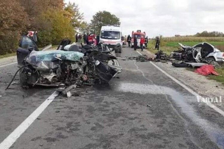 Двоє водіїв загинули у важкій аварії на трасі Львів-Луцьк
