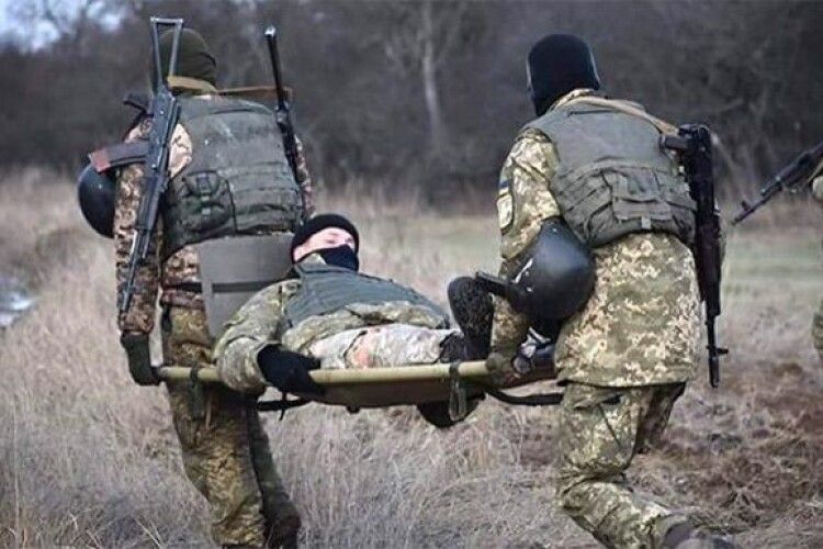 Напередодні на Сході один український військовослужбовець отримав поранення