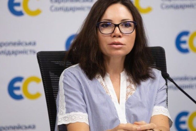 Вікторія Сюмар: «У Зеленського згортають мовну політику, закладену командою Порошенка»