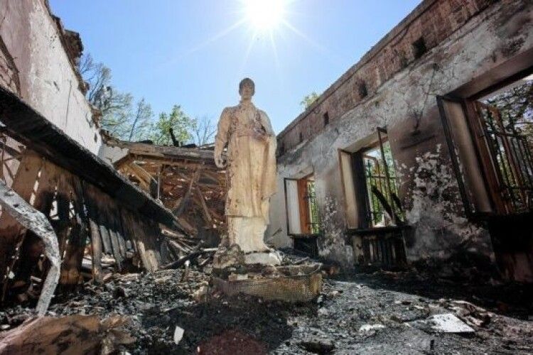 Скільки пам'яток вже зруйнували рашисти в Україні