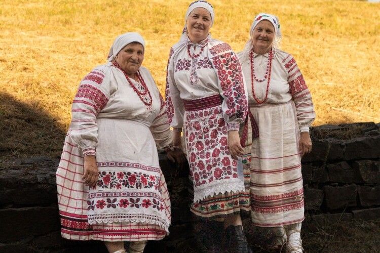 Волинянки на всеукраїнському фестивалі у Пирогово представили традиційне ткацтво