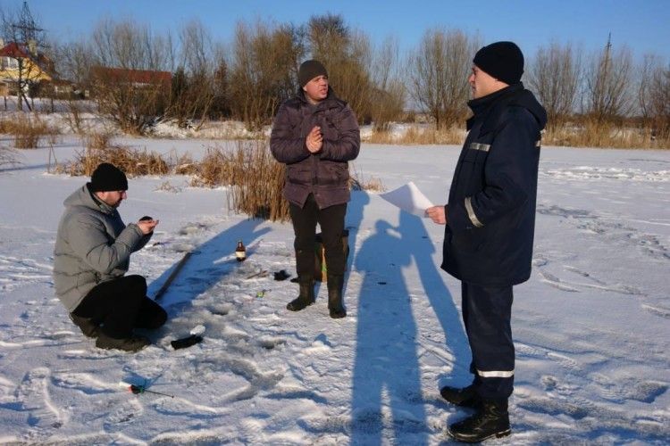 Рятувальники прочитали лекцію «пінгвінам» з Теремнівських ставків (фото)