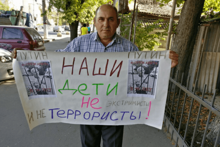 ПАРЄ визнала Росію винною у поновленні депортації мешканців Криму