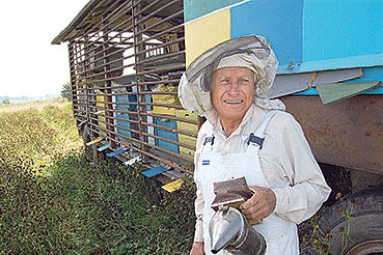 «Бджоли тримали мене на світі»: помер найстарший пасічник Волині