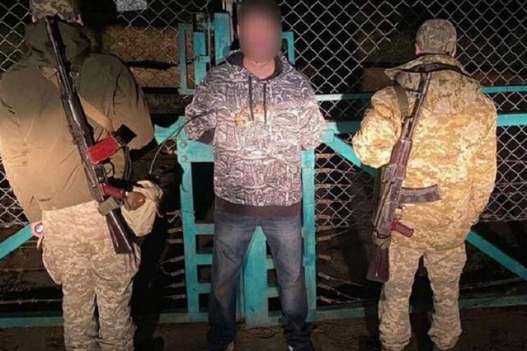 Словак напився на весіллі і пішов в Україну 