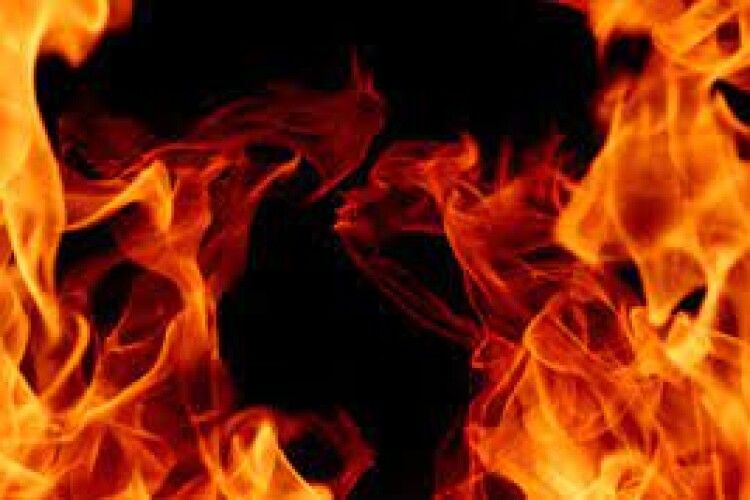 На Горохівщині  вночі згоріла господарська будівля 80-річного чоловіка