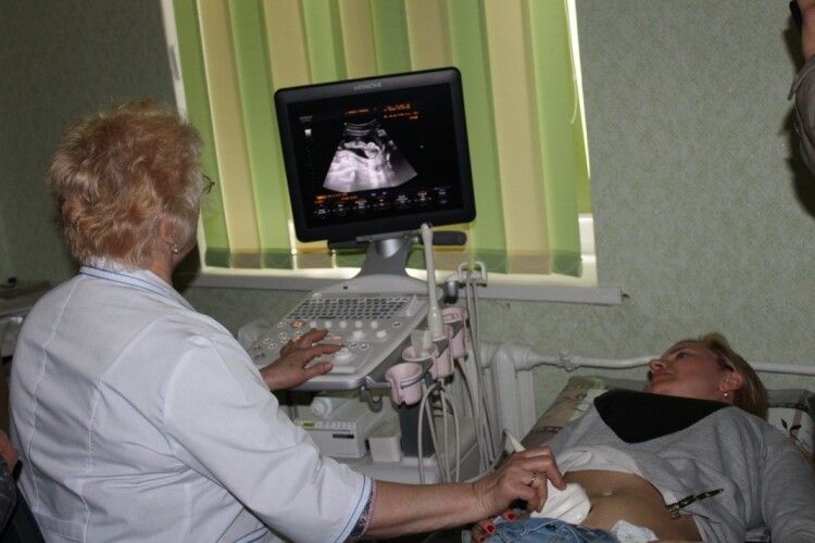 Нововолинська лікарня отримала нове медобладнання від уряду Японії