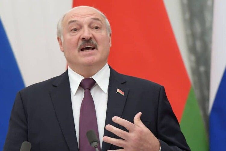 «Там народ знедолений»: Лукашенко хоче повернути Україну «в лоно справжньої віри»