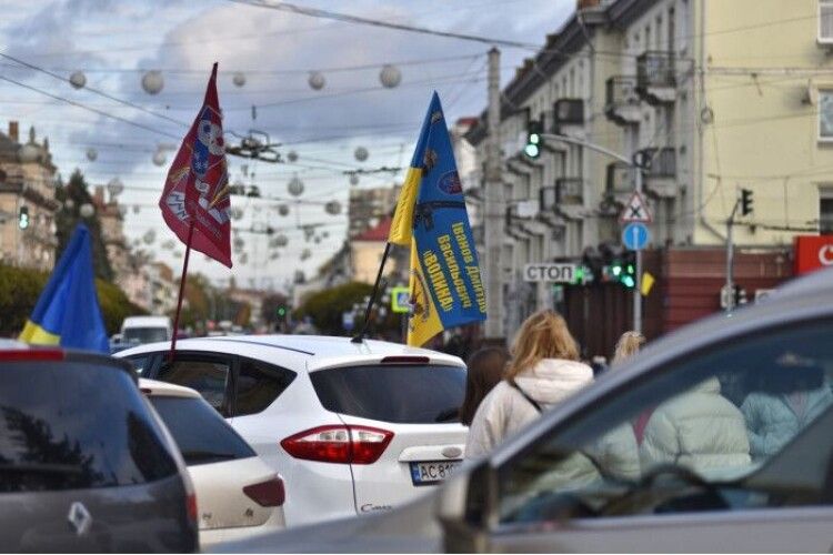 У Луцьку в день народження загиблого захисника Дмитра Іванова відбувся автопробіг