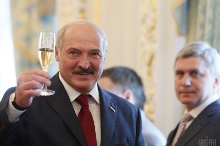 «Бацька» Лукашенко заявив, що «наївся вже цього президентства»... і висунув свою кандидатуру на шостий термін