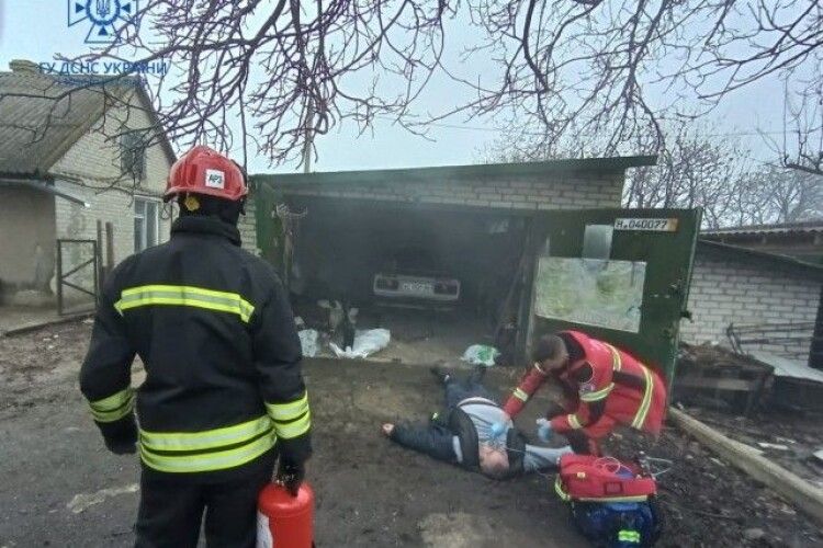Закрився у гаражі та завів авто: волинянин намагався покінчити життя самогубством