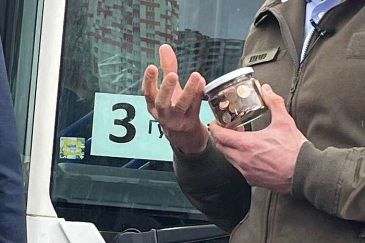 Кличко розшукує маленького латвійця, який віддав українцям усі свої заощадженн