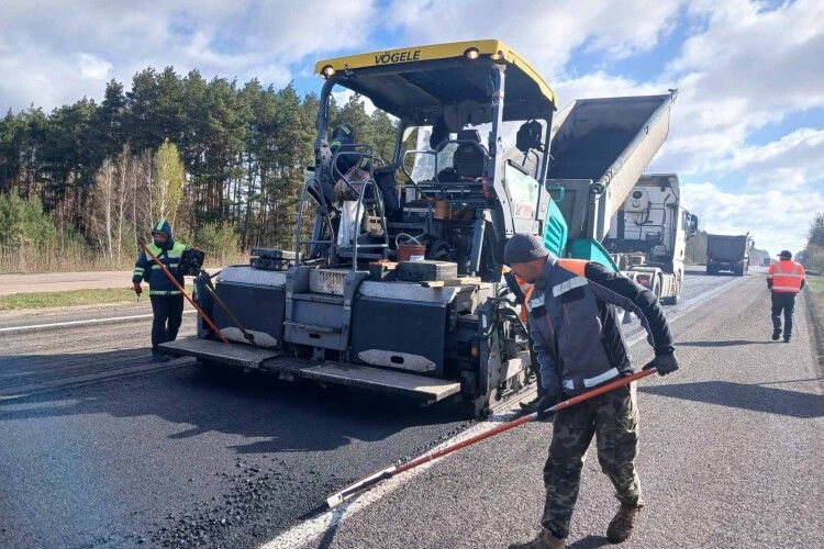 На автошляхах Волині ліквідували 136 тисяч квадратних метрів пошкоджень