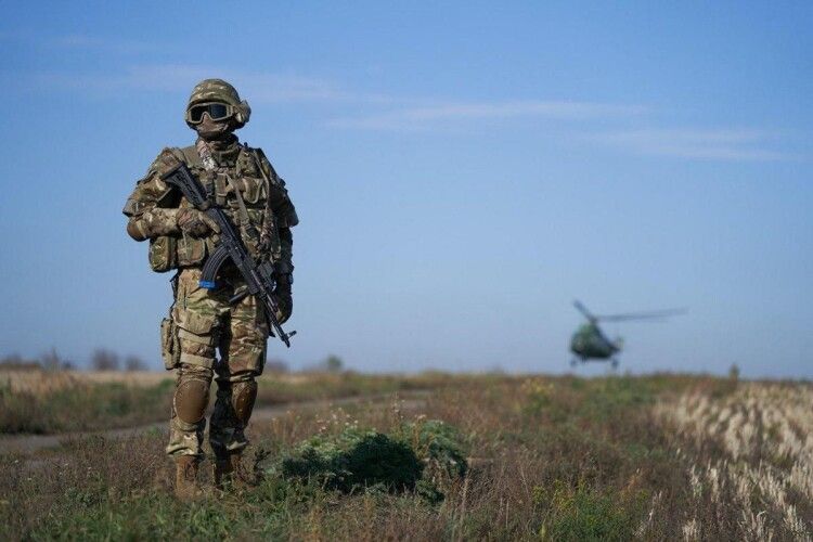 Кабмін збільшив чисельність військовослужбовців ЗСУ, які можуть бути направлені на службу в органах військового управління за кордоном