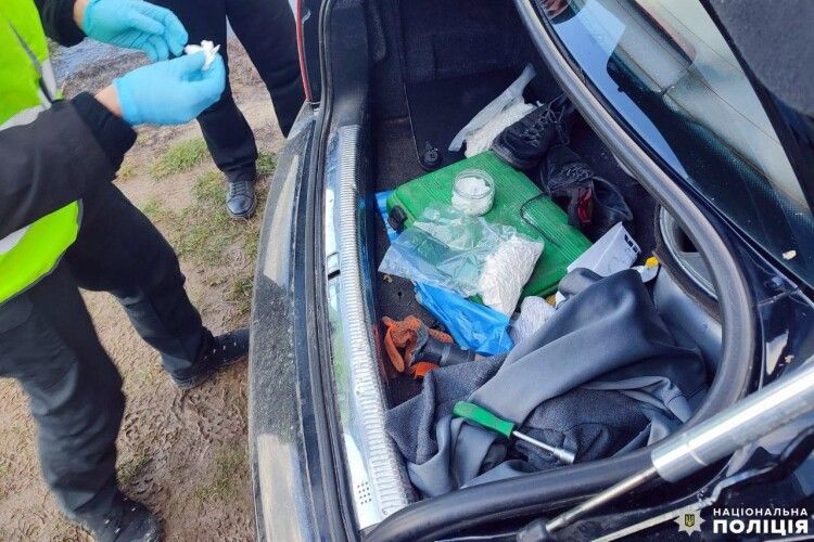 На Рівненщині поліцейські вилучили близько трьох кілограмів амфетаміну (Фото)