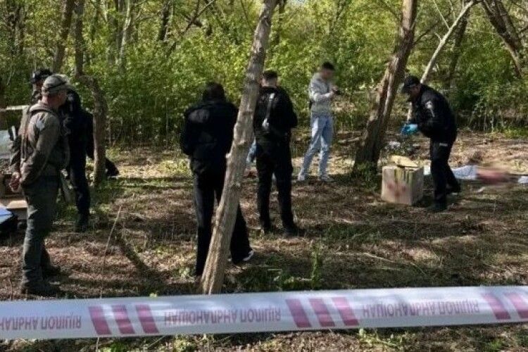 У Львові знайшли у парку сумку з тілом немовляти: деталі