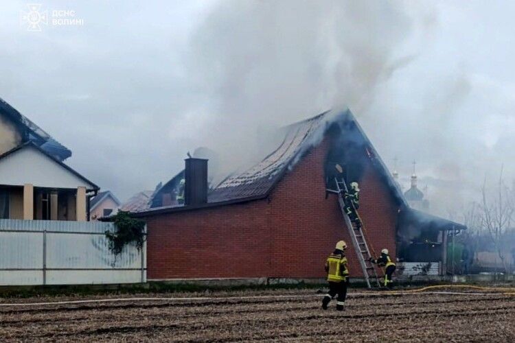 Вогонь у Луцькому районі гасили три пожежні підрозділи