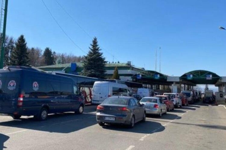 За час війни з РФ більше пів мільйона українців повернулись з-за кордону