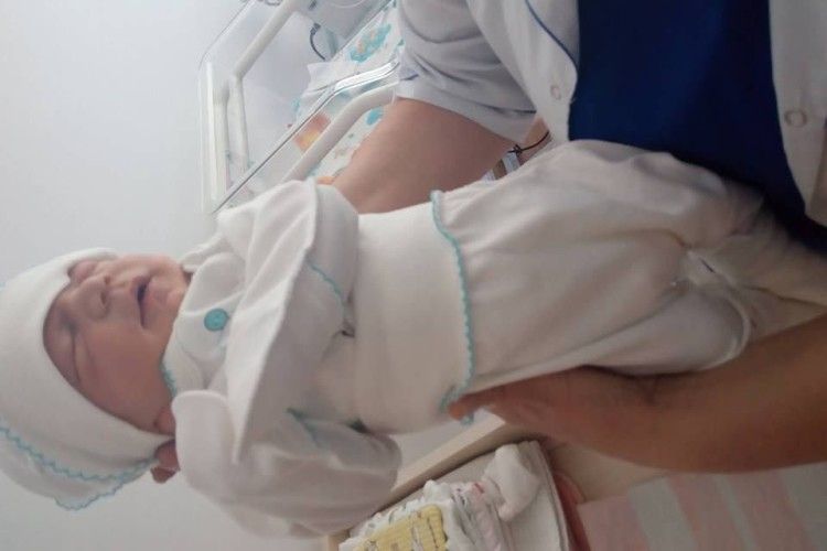 А мама синочка так і не провідала    