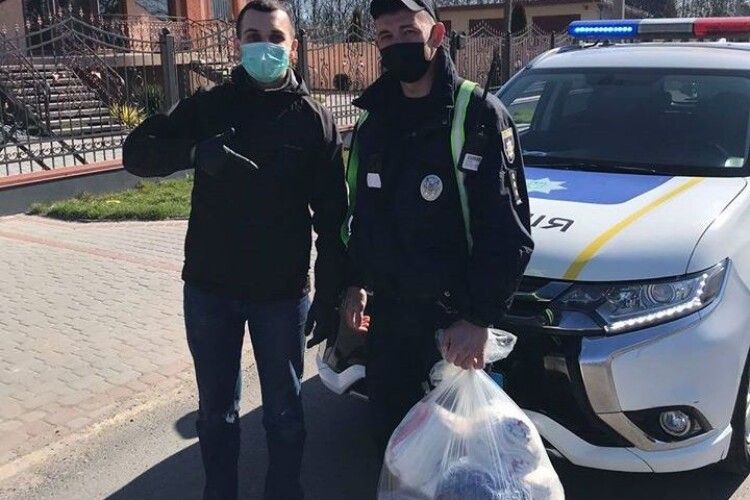 Володимир-Волинські поліцейські отримали 400 масок від мецената