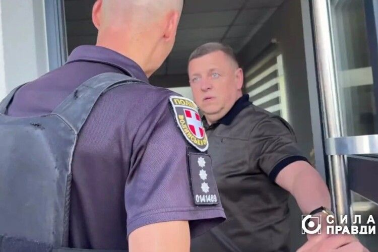 Волинський депутат розбив телефон журналістці через розслідування про борги