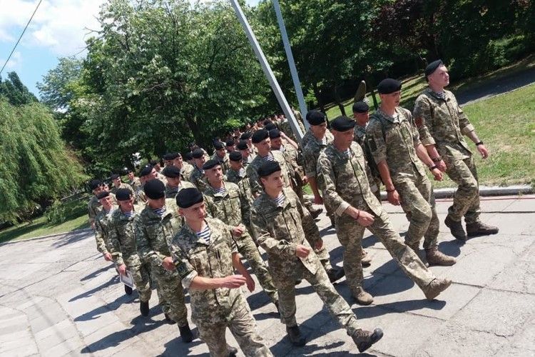 Батальйон морської піхоти виступив проти зміни кольору берета