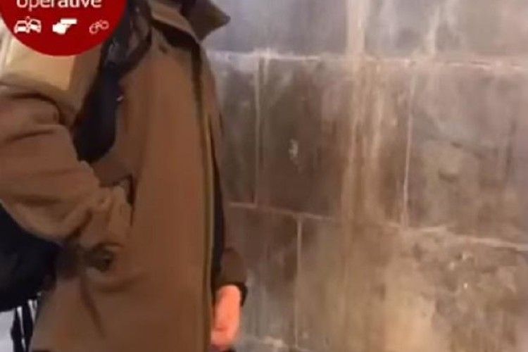 У київському метро зняли на відео молодика, який показував жінкам свого цюцюрника