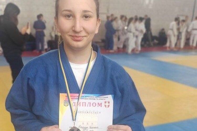 Юна спортсменка з Володимира посіла призові місця на чемпіонаті з дзюдо